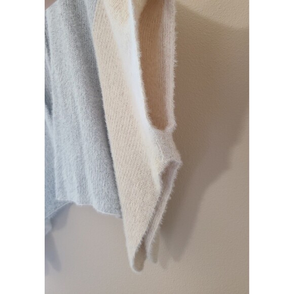 Roffe Accessories Oversized/ Stretchy/ Fuzzy Kimono Sweater Womens One Size - Picture 8 of 8